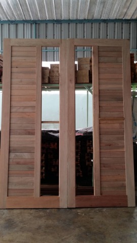 ประตูไม้สักบานคู่ นครสวรรค์